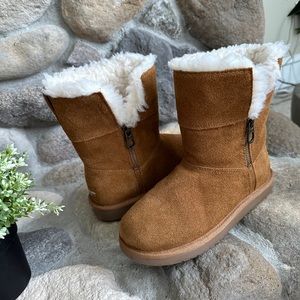 UGG Koolaburra boots (Kids size 2)